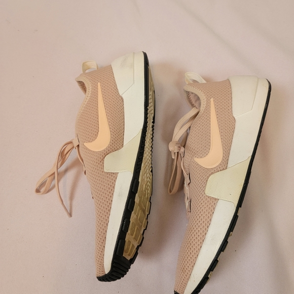 Nike Blush Pink Sneakers - Picture 6 of 9